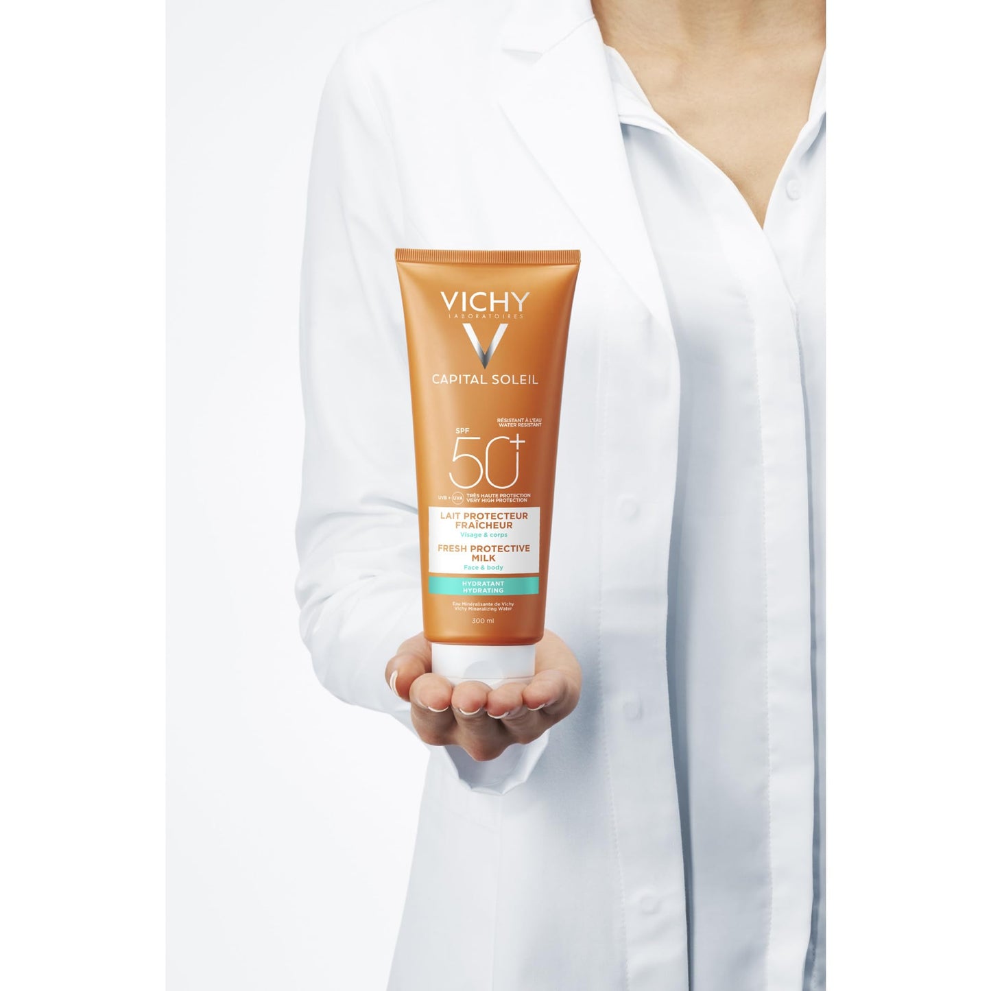 Vichy Leche Protectora e Hidratante, Pieles Sensibles, Hidratación Intensa, Fotoprotección SPF50+ Contra Rayos UVB y UVA, Formato Familiar, Capital Soleil, 300 ml