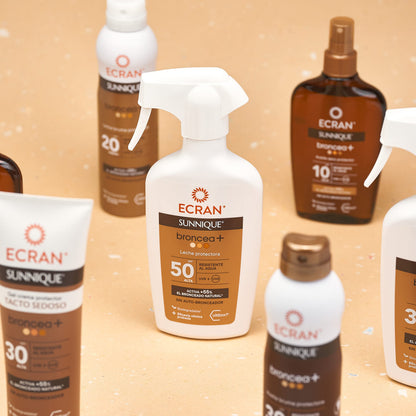 Ecran Sunnique Leche Protectora Solar Broncea+ SPF 50 en Spray Protección Alta UVB + UVA e IR-A Activa el Bronceado Natural, Sin Autobronceador, con Tecnología PureBronze, Resistente al Agua - 270 ml